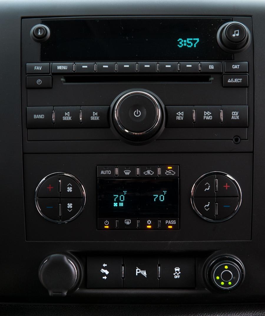  Chevrolet Silverado HD Bi-Fuel 2013 года  (фото 2 из 17)